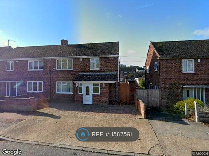 4 Bedroom Semi-Detached House To Rent In Franklin Road, Gravesend, DA12