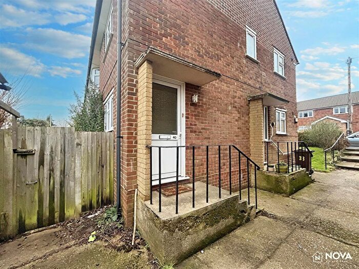 2 Bedroom Flat To Rent In Tallents Crescent, Harpenden, AL5