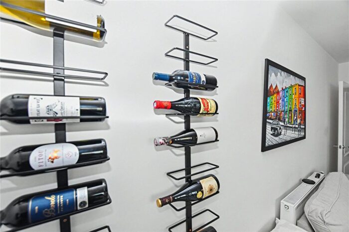 1 Bedroom Flat For Sale In Regal Walk, Bexleyheath, DA6