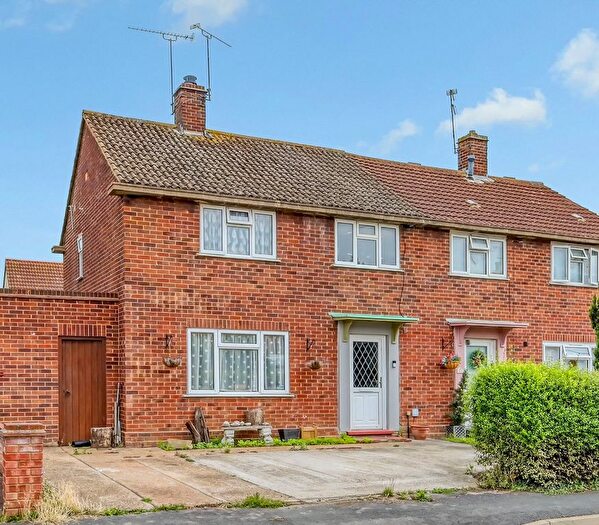 3 Bedroom Semi-detached House For Sale In Olivers Crescent, Great Wakering, Southend-On-Sea, Essex, SS3