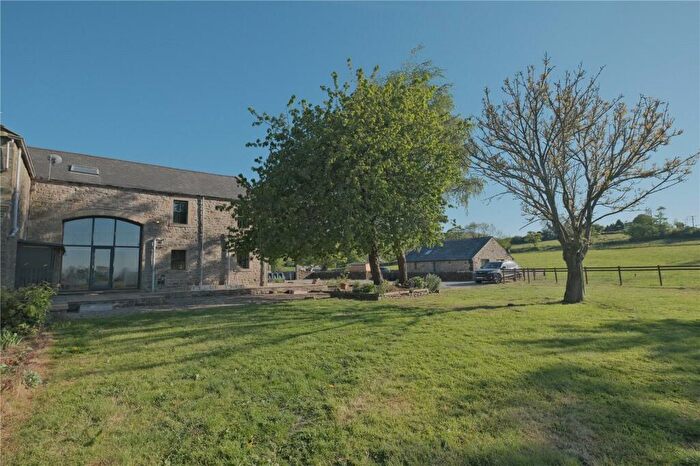 4 Bedroom Semi-Detached House To Rent In Calf Hall Lane, Barnoldswick, Lancashire, BB18