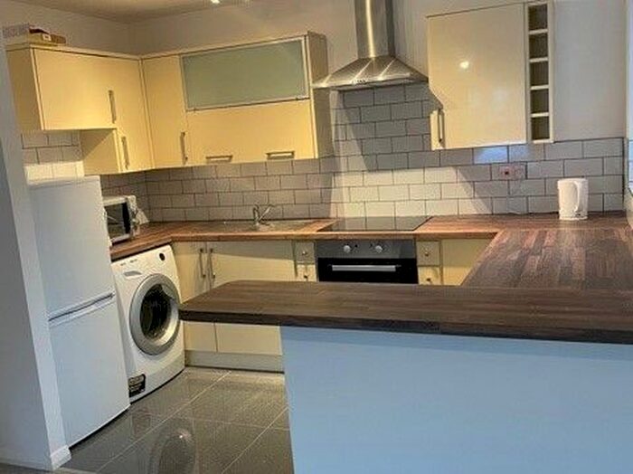 2 Bedroom Flat To Rent In Jackman Close, Abingdon OX14