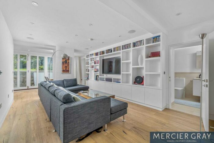 3 Bedroom Flat To Rent In Gloucester Avenue, Primrose Hill, NW1