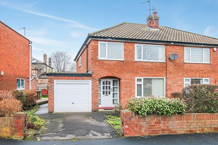 3 Bedroom Semi Detached House For Sale In Duncan Avenue, Wakefield, WF2