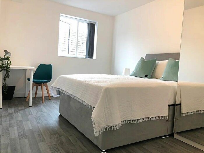 3 Bedroom Apartment To Rent In Gordon Street - Flat, Preston, PR1