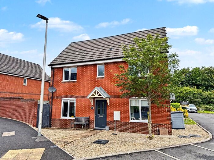 3 Bedroom Semi Detached House For Sale In Gale Way, Tiverton, EX16