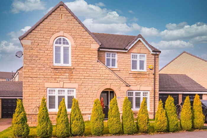 4 Bedroom Detached House For Sale In Oaklands Crescent, Huddersfield, HD2