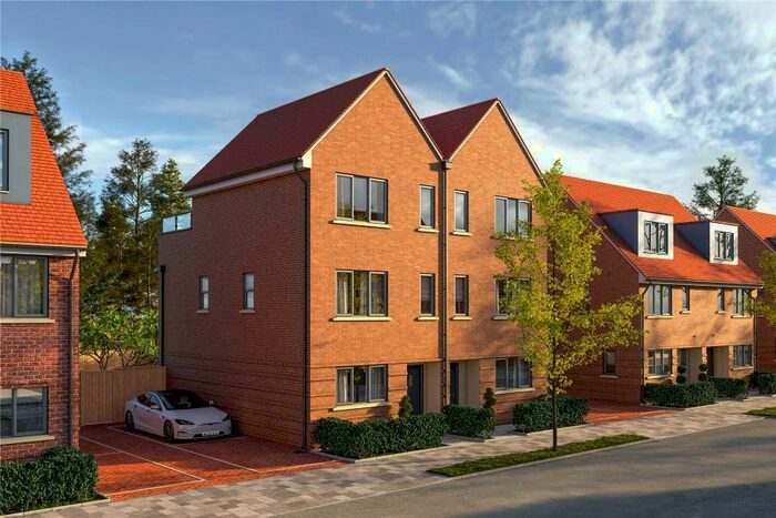 3 Bedroom Terraced House To Rent In Woking, GU21