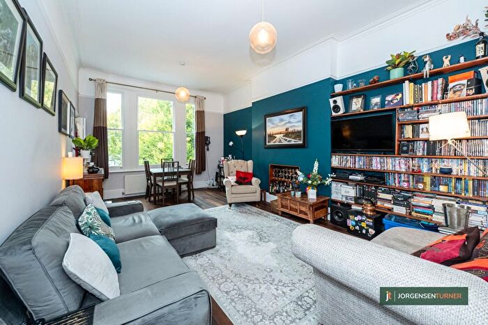 2 Bedroom Flat For Sale In Brondesbury Road, Queens Park, NW6