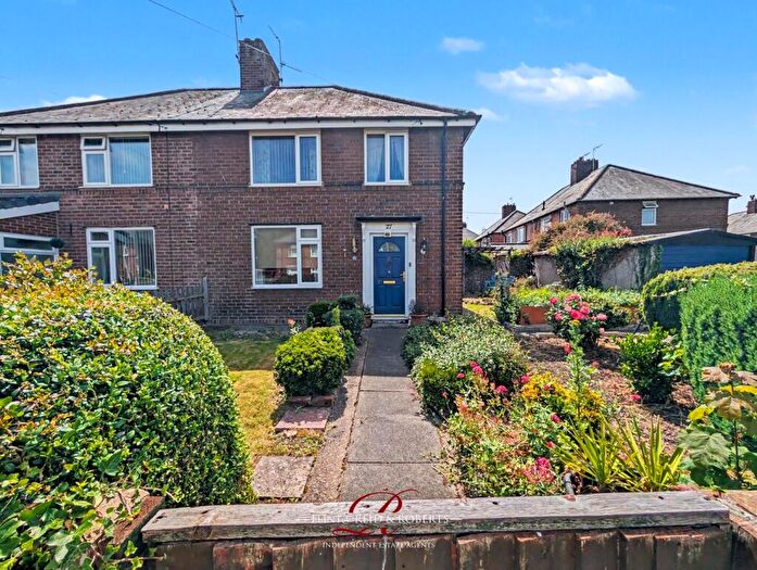 3 Bedroom Semi-Detached House For Sale In Trelawney Avenue, Flint, CH6
