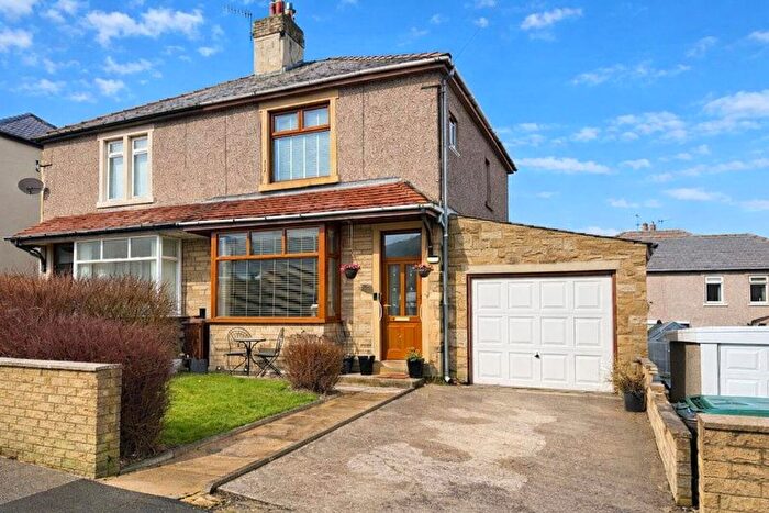 3 Bedroom Semi Detached House For Sale In Kingston Road, Thackley, BD10