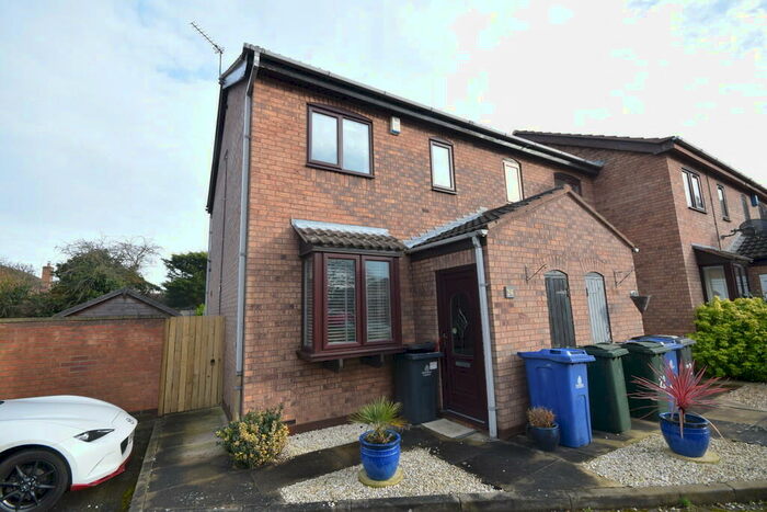 2 Bedroom End Of Terrace House To Rent In Thealby Gardens, Bessacarr, DN4