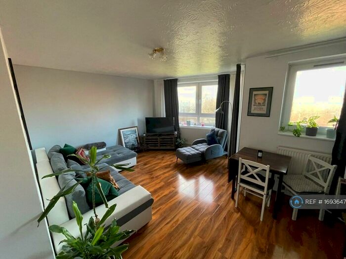 2 Bedroom Flat To Rent In Mulberry House, London, SE8