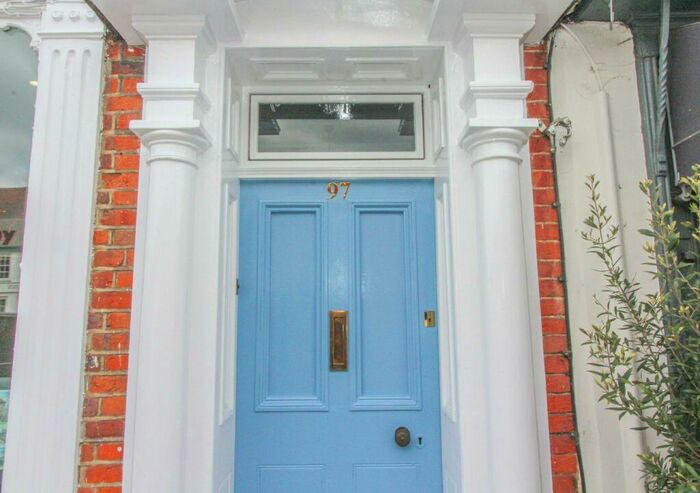 2 Bedroom Apartment To Rent In High Street, Odiham, Hook, RG29