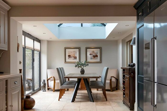 5 Bedroom Detached House For Sale In London Mews, Cirencester, Gloucestershire, GL7