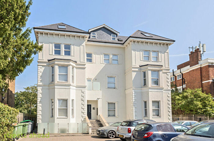 2 Bedroom Apartment To Rent In Anerley Road, London, SE20