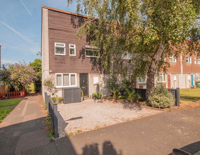 3 Bedroom End Of Terrace House For Sale In Wyevale Close, Pinner, HA5