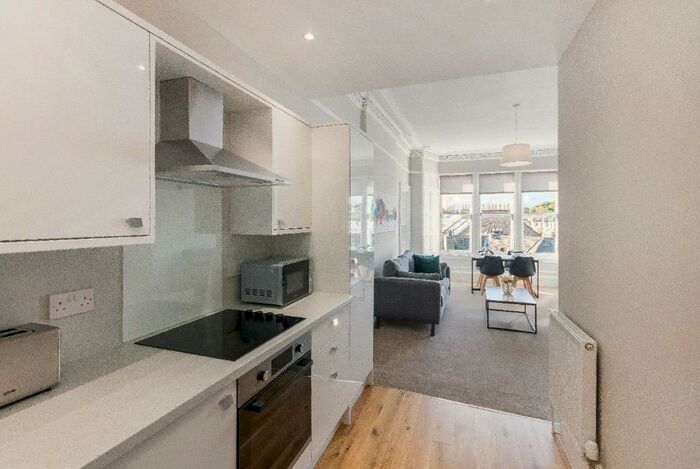 2 Bedroom Flat To Rent In Findhorn Place, Grange, Edinburgh, EH9