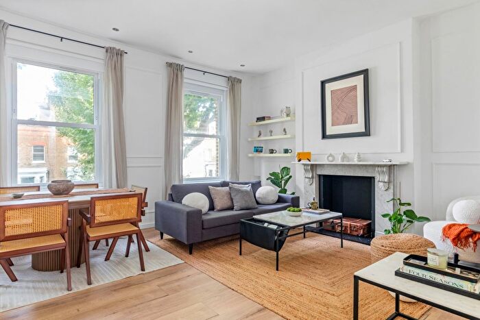 3 Bedroom Flat To Rent In Brondesbury Road, London, NW6