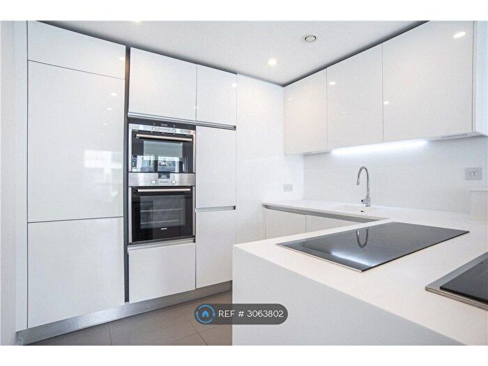 1 Bedroom Flat To Rent In Dance Square, London, EC1V