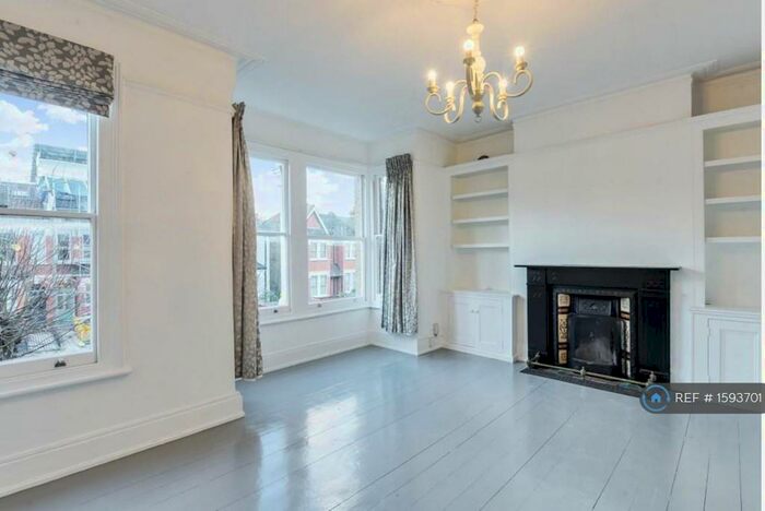 3 Bedroom Flat To Rent In West Dulwich, London, SE21