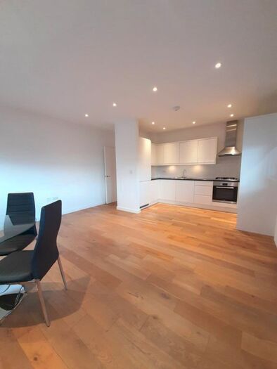 2 Bedroom Flat To Rent In Edgware Road, London, NW2
