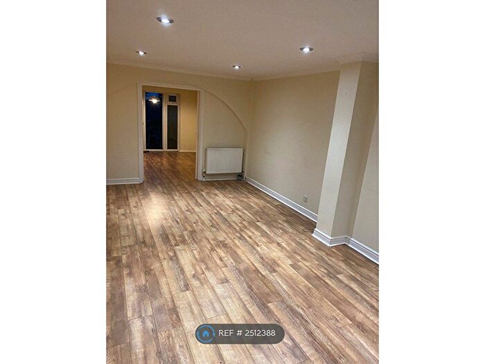 3 Bedroom Semi-Detached House To Rent In Rushleydale, Chelmsford, CM1