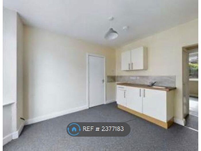 1 Bedroom Flat To Rent In Elmfield Road, Doncaster, DN1