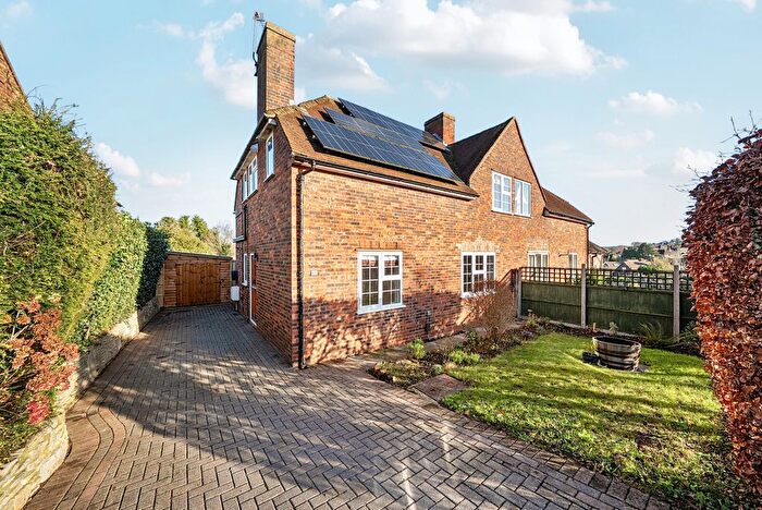 3 Bedroom Semi Detached House To Rent In Elmside, Guildford, Surrey, GU2