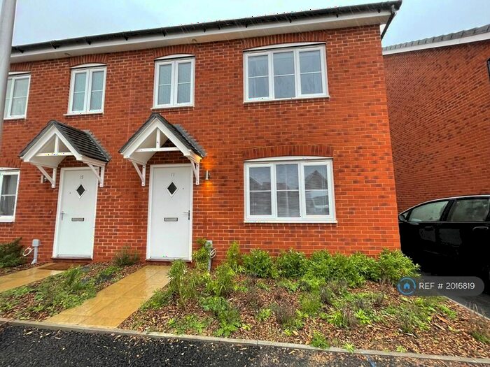 3 Bedroom Semi-Detached House To Rent In Box Place, Wokingham, RG41