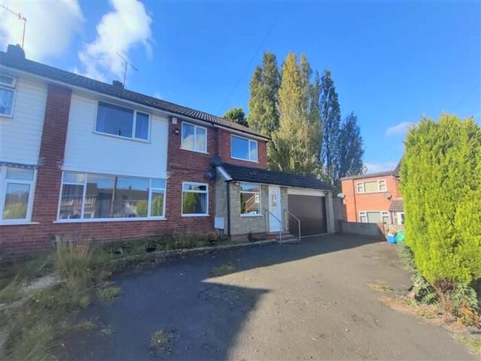 4 Bedroom Semi-Detached House To Rent In Kendall Rise, Kingswinford, DY6