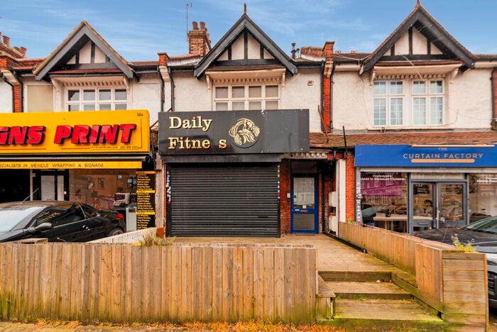 1 Bedroom Flat To Rent In Ballards Lane London, N12