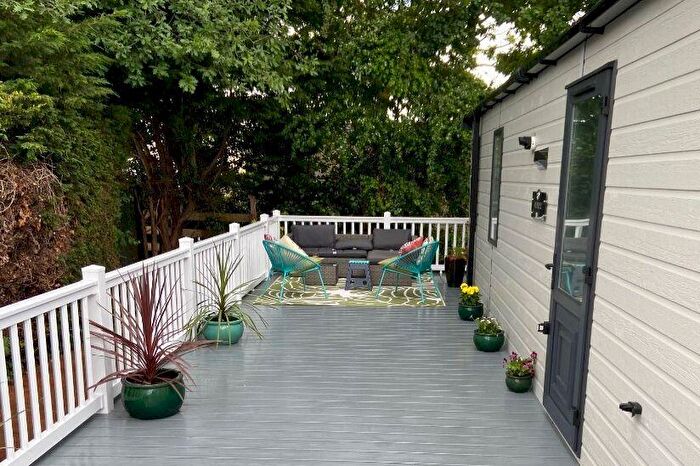 2 Bedroom Caravan For Sale In , Solent Breezes Holiday Park, Warsash, Nr Fareham, Hampshire, SO31