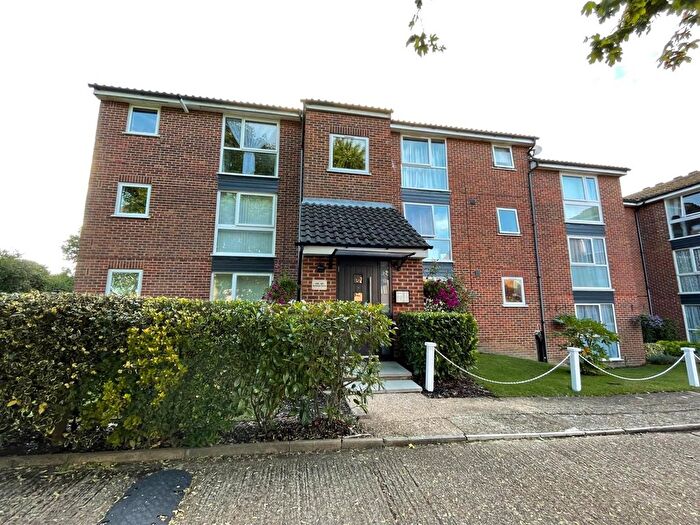 Studio To Rent In Aylsham Drive, Ickenham, UB10