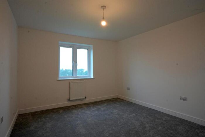 2 Bedroom Flat For Sale In Newlands Place, Seaford, BN25