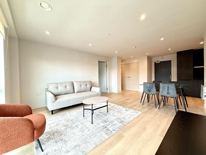 2 Bedroom Apartment To Rent In Waterhouse Gardens Dutton Street, M3