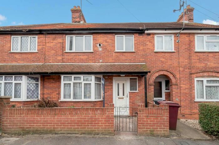 4 Bedroom Terraced House To Rent In Winchester Road, Reading, RG2
