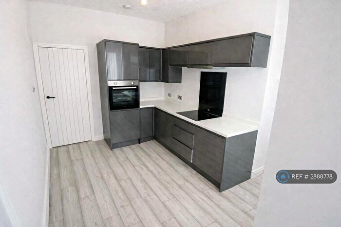 2 Bedroom Terraced House To Rent In Hollins Road, Oldham, OL8
