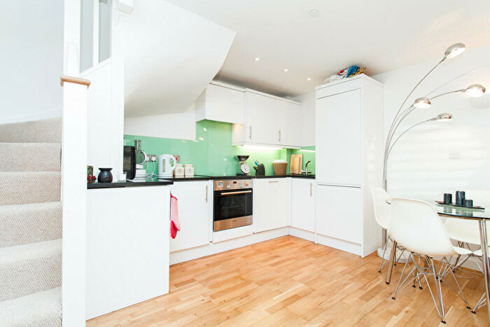 2 Bedroom Terraced House For Sale In Batley House, Stoke Newington, N16