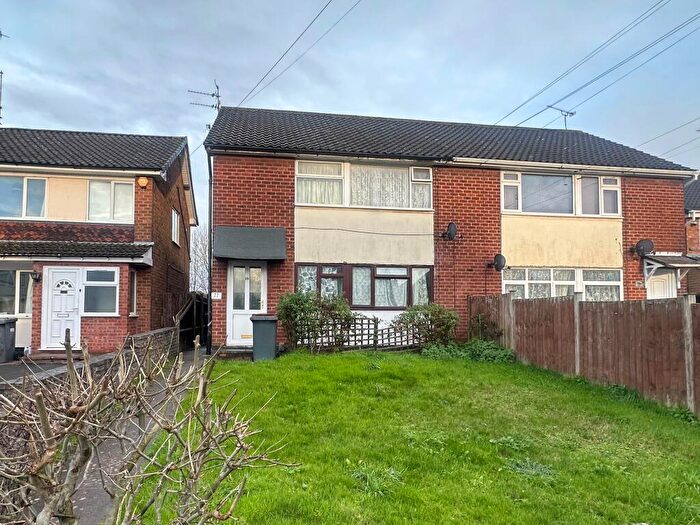 2 Bedroom Maisonette For Sale In Dark Lane, Bedworth, CV12