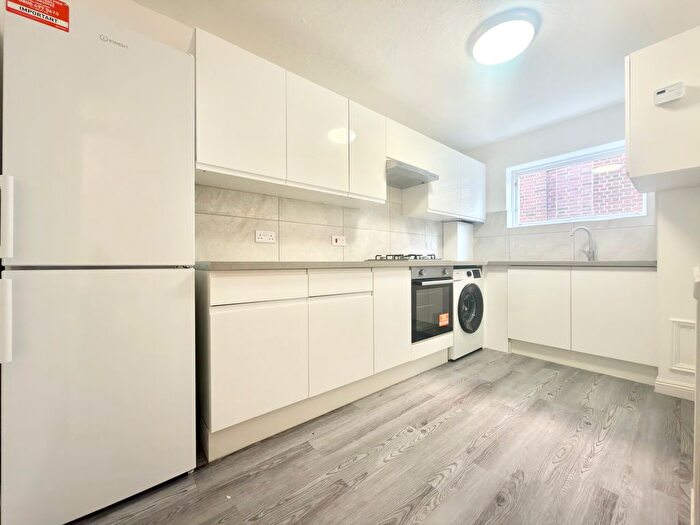 1 Bedroom Flat To Rent In Woodside Avenue, London, N12