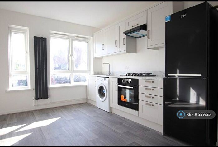 3 Bedroom Flat To Rent In Eastney Road, Croydon, CR0