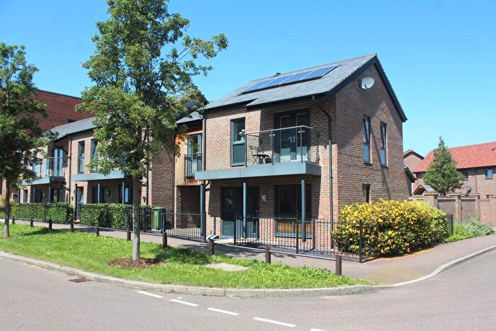 3 Bedroom End Of Terrace House To Rent In Atlas Way, Oakgrove, MK10