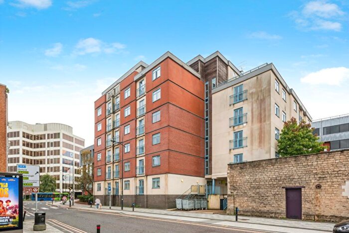 1 Bedroom Flat For Sale In Wellington Street, Swindon, Wiltshire, SN1