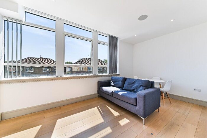 2 Bedroom Flat To Rent In Imperial Drive, Harrow, Middlesex, HA2