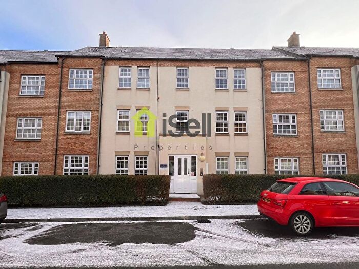 2 Bedroom Flat For Sale In Finney Drive, Grange Park, Northampton, NN4