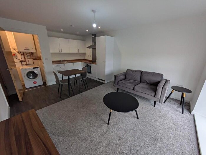 1 Bedroom Flat To Rent In York Road, Leeds, West Yorkshire, LS9