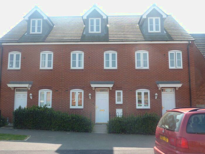 3 Bedroom House To Rent In Sandringham Walk, Corby, NN18