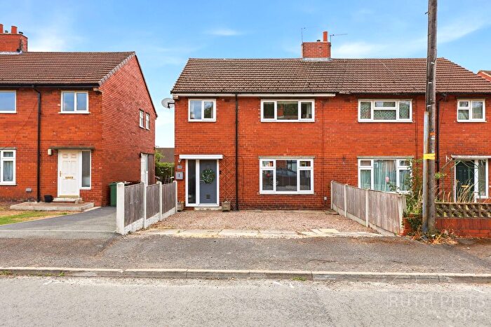 3 Bedroom Semi-Detached House For Sale In Rhyddings Avenue, Ackworth, WF7
