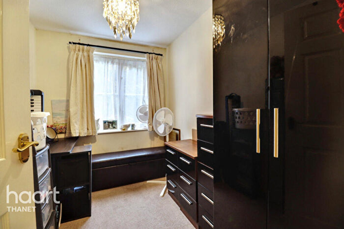 2 Bedroom Apartment For Sale In Ashford Road, Canterbury, CT1